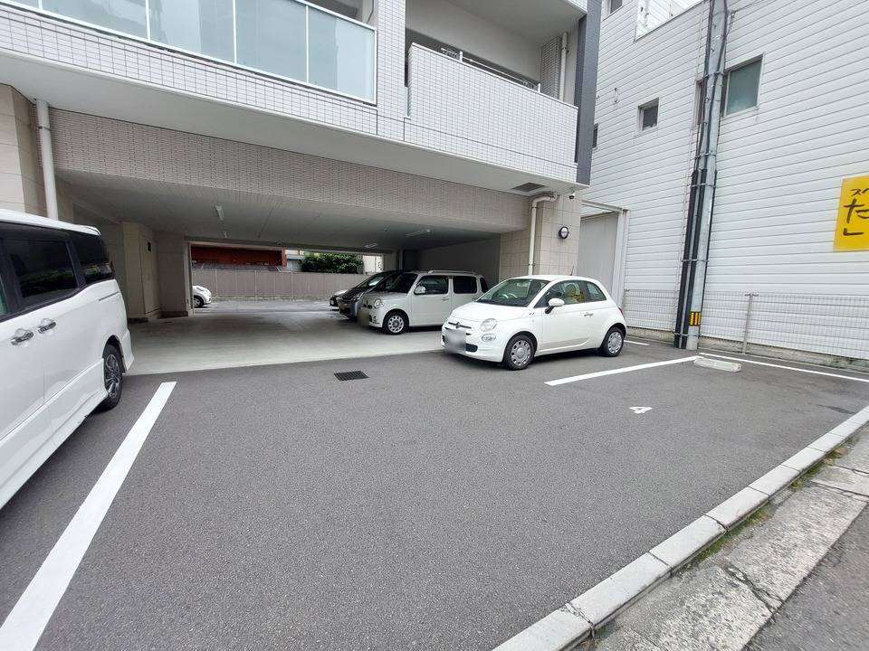 駐車場　駐車場