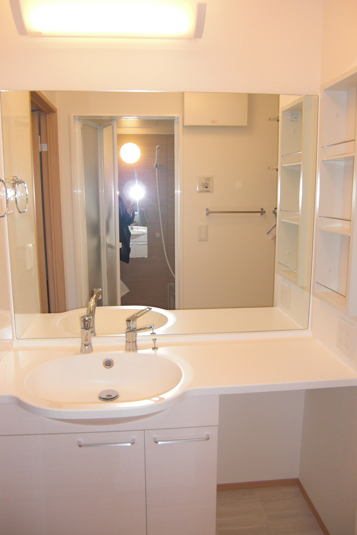 洗面設備　大型洗面台は人気の高い設備です！