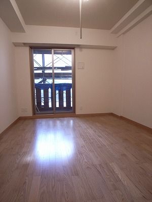 居室・リビング　※同物件別号室参考写真