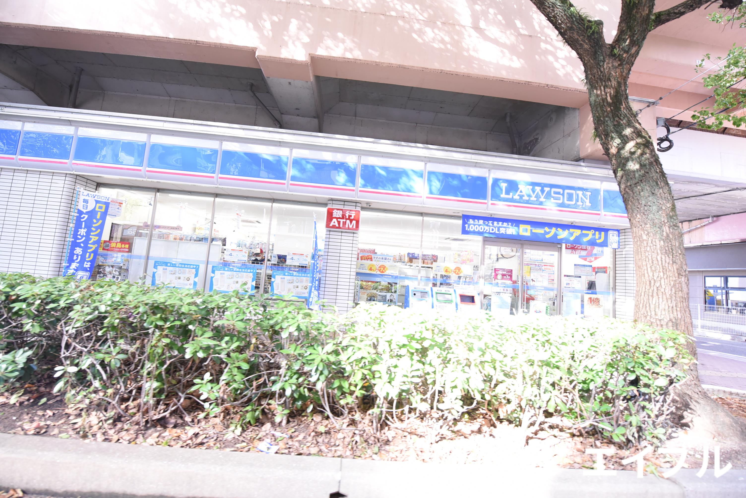 コンビニ　ローソン高宮駅南店（コンビニ）まで396m