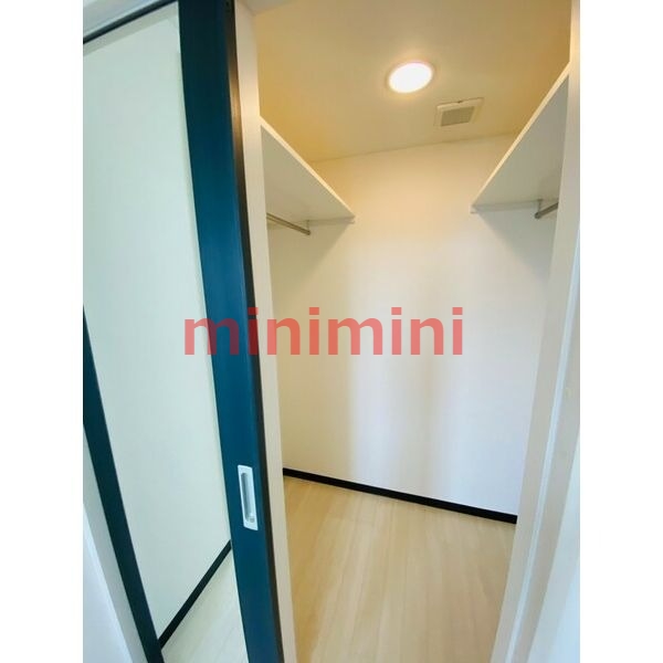 収納　ウォークインクローゼット