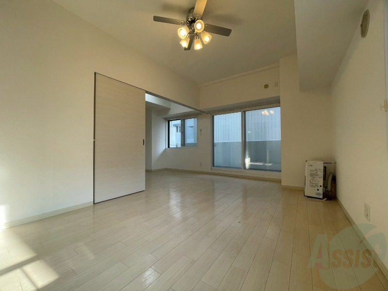 居室・リビング　広くてキレイなお部屋が広がっていて、充実した生活が送れそう。