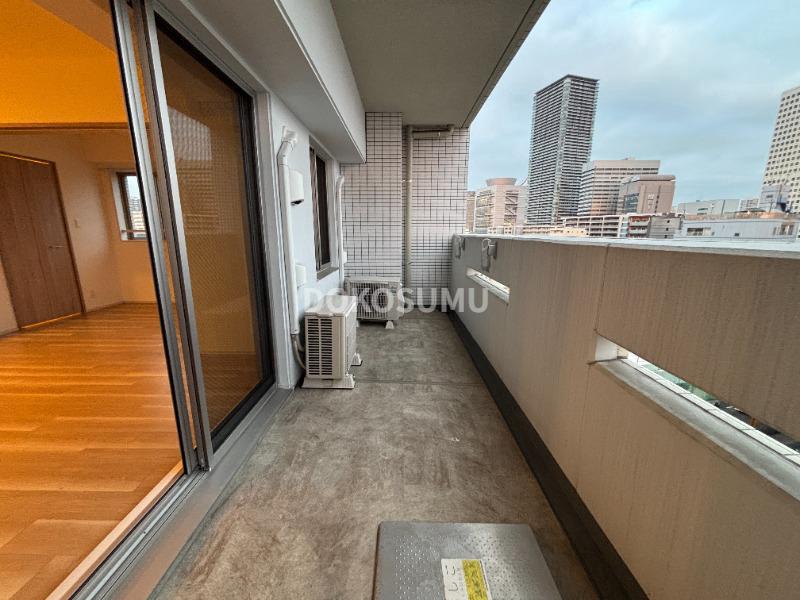 バルコニー　心地よい風と光を感じる、暮らしの楽しみが広がる場所。