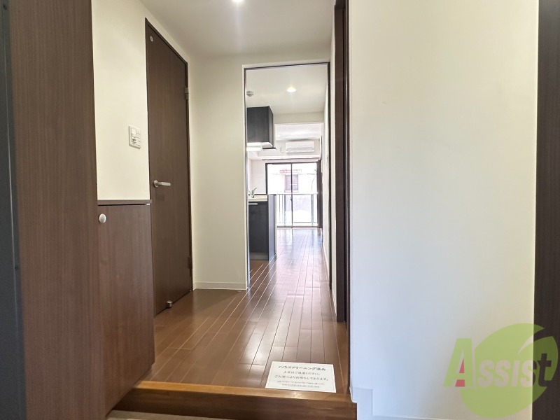 玄関　玄関からの様子を撮影してみました。動線になります。