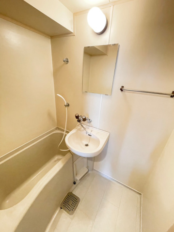 バス・シャワールーム　日々の疲れを癒すお風呂付です※別号室の写真になります