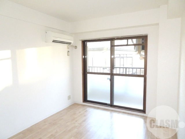 居室・リビング　明るいお部屋です♪