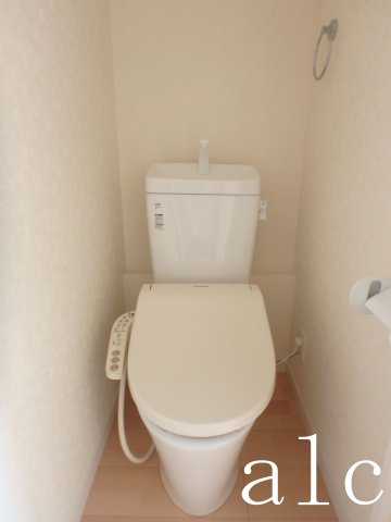 トイレ　清潔感のあるトイレです