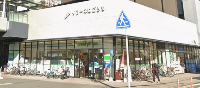コンビニ　ファミリーマート羽衣駅東店（コンビニ）まで686m
