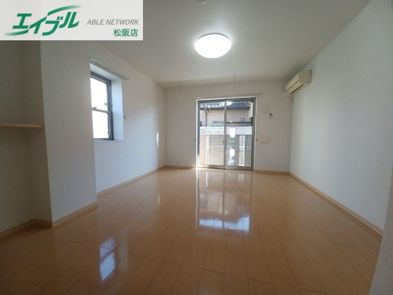 居室・リビング　同物件別部屋参考写真