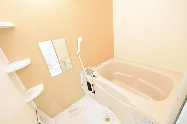 バス・シャワールーム　浴室乾燥機付きのお風呂！