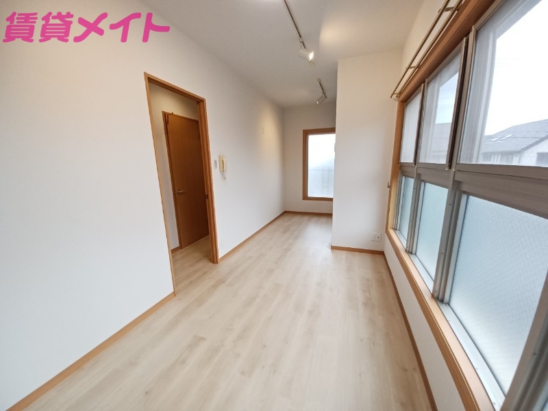 居室・リビング　別部屋参考写真です