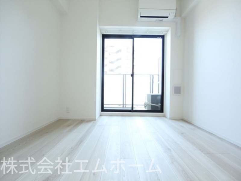 バルコニー　洋室7帖　エアコン完備　クローゼット付　バルコニー