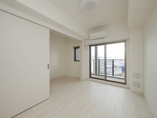 居室・リビング　広々とした洋室です