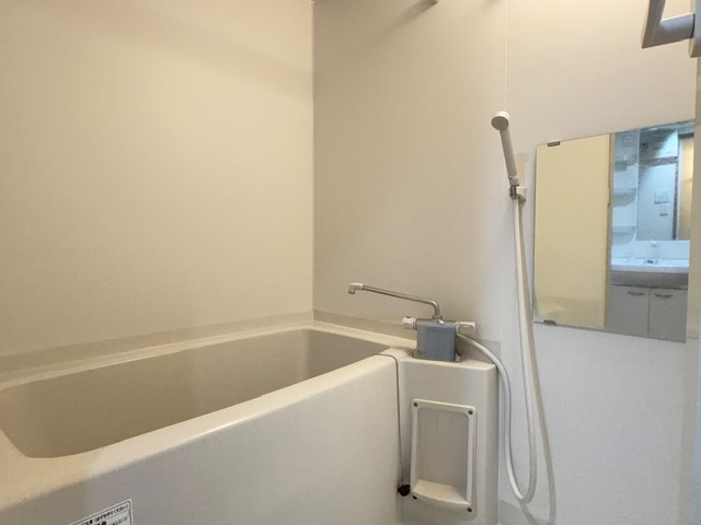 バス・シャワールーム　※写真は別の部屋のものです。