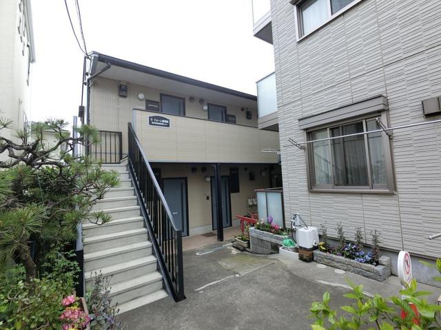 建物外観　玄関側の外観です