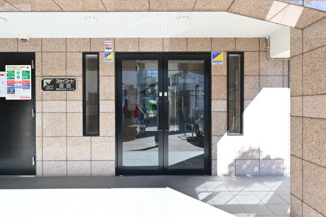 エントランス　清潔なエントランスです