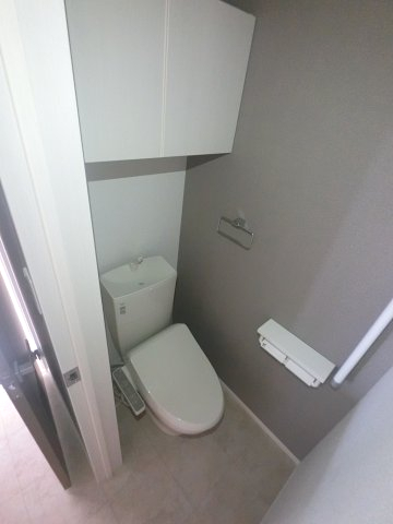 トイレ　※同タイプ写真になります