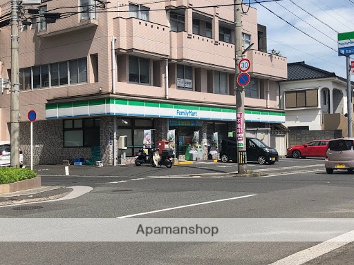 コンビニ　ファミリーマート（コンビニ）まで204m