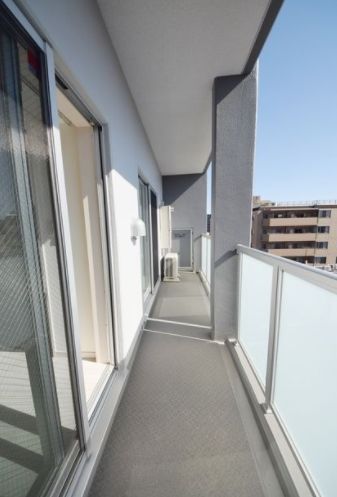 バルコニー　お洗濯にも便利なバルコニー付き