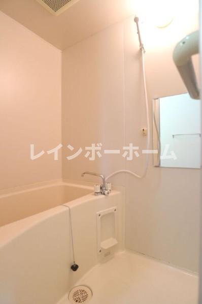 バス・シャワールーム　落ち着いた空間のお風呂です