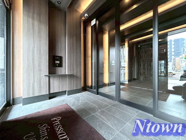 ロビー　建物の内部です