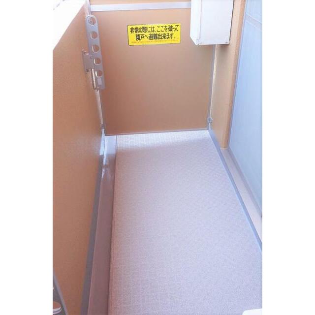 玄関　参考写真（同物件別部屋）