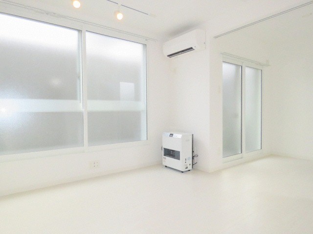 居室・リビング　オシャレな内装でオススメのお部屋です。