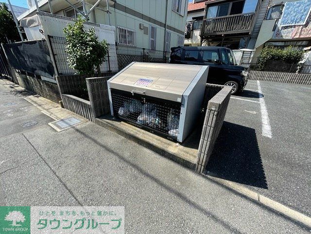 エントランス　ゴミ集積所