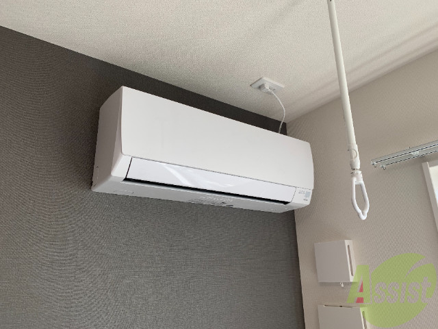 その他設備　あらかじめエアコンがついています。夏も冬も快適ですよ。