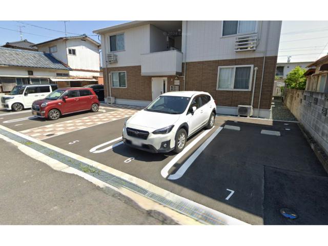 駐車場　駐車場