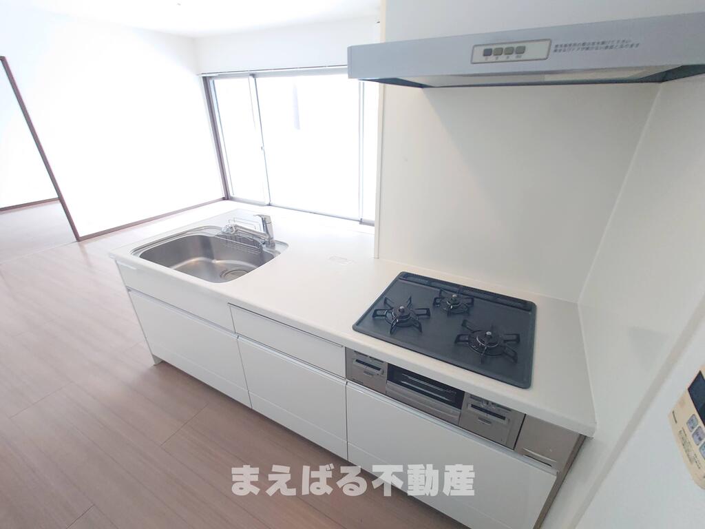 キッチン　3口コンログリル付き