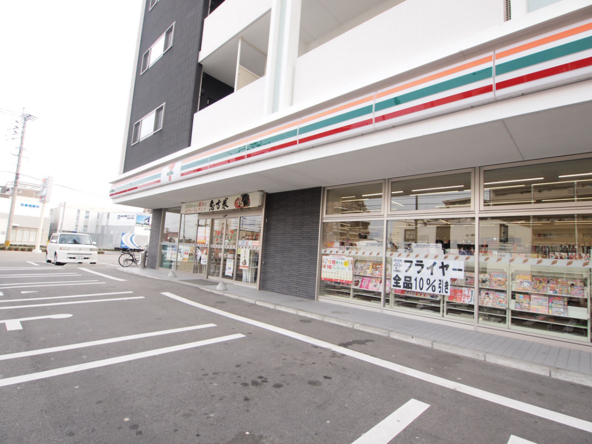 コンビニ　セブンイレブン（コンビニ）まで5m