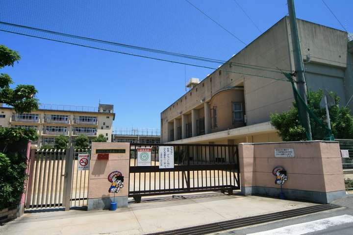 小学校　池田市立小学校北豊島小学校（小学校）まで196m