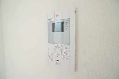 セキュリティ　便利な壁面収納付き