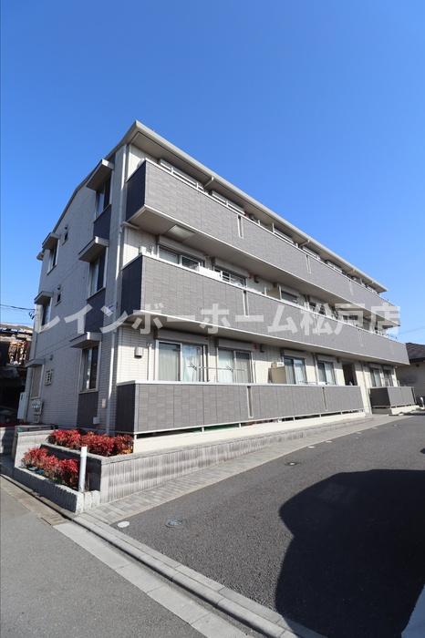 建物外観　外観は落ち着いています