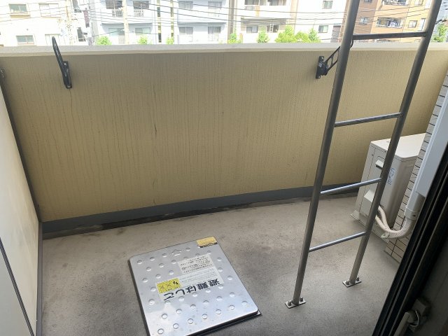 バルコニー　開放的で明るい空間を演出してくれるバルコニーです