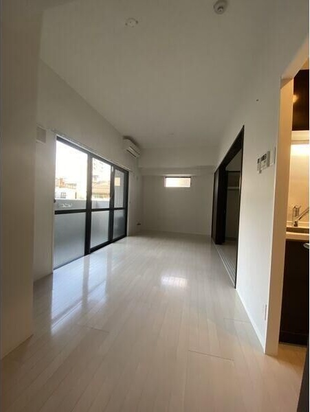 居室・リビング　※写真は同じマンションの違う部屋のものになります。