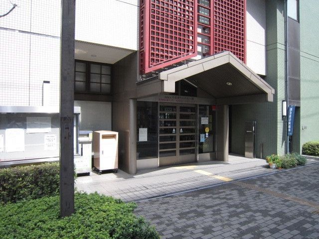 図書館　根津図書館（図書館）まで75m