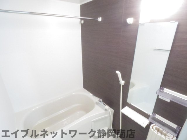 バス・シャワールーム　きれいなお風呂です