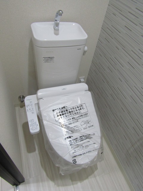 トイレ　同施工会社イメージ写真