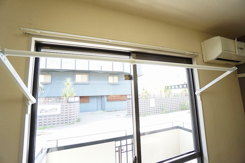 その他設備　雨天時や花粉の時期のお洗濯に役立つ室内物干し♪