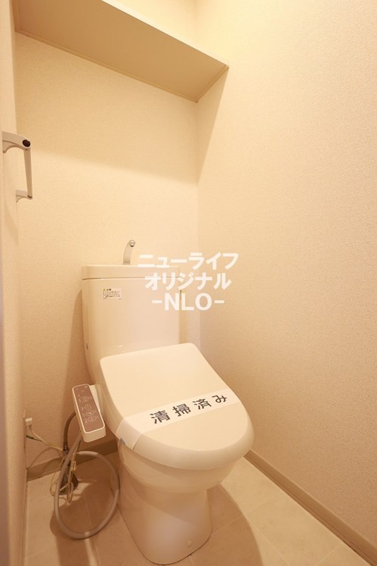 トイレ　あると嬉しい温水洗浄便座付き☆