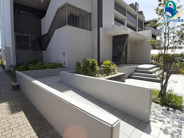 エントランス　名古屋で一番初期費用の安い賃貸専門の不動産会社です(^^)