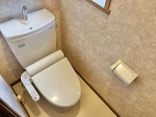 新町戸建のトイレ写真