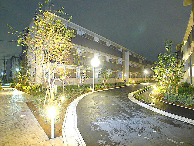 建物外観　夜景