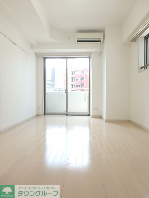 眺望　こちらの居間で趣味の時間をお楽しみください
