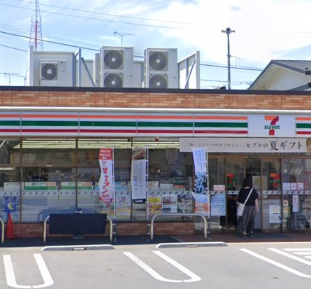 コンビニ　セブンイレブン 三山店（コンビニ）まで793m