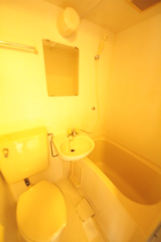 バス・シャワールーム　※同タイプの別の部屋の写真です。