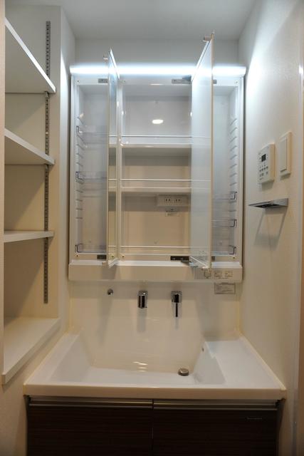 洗面設備　※写真は同タイプ住戸です。