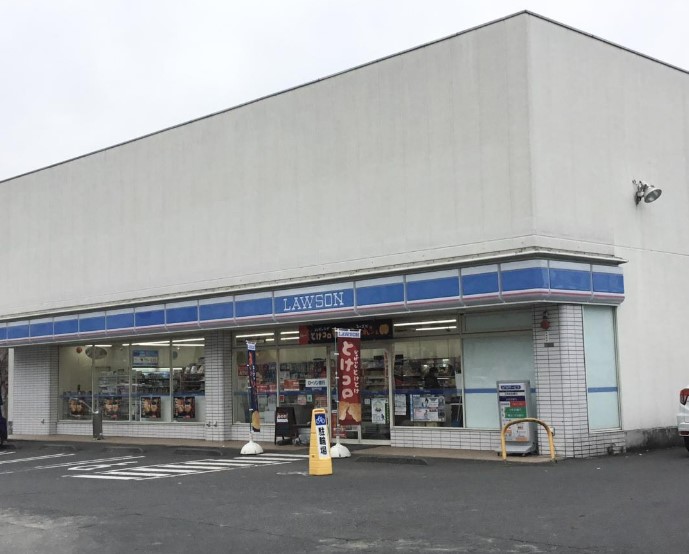 コンビニ　ローソン 足立扇三丁目店（コンビニ）まで359m